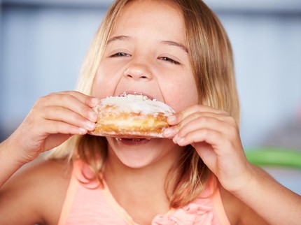 Kebanyakan Makan Gula Bisa Bikin Anak Jadi Hiperaktif? Simak Faktanya