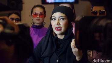 img-title Kembali Gelar Fashion Show, Bella Shofie Patuhi Protokol Kesehatan