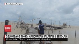 VIDEO: Gelombang Tinggi Hancurkan Jalanan & Sekolah