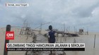 VIDEO: Gelombang Tinggi Hancurkan Jalanan & Sekolah