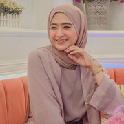 Inspirasi OOTD Hijab Simple ala Selebgram Cantik Natasha Farani