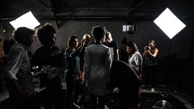 FOTO: Fashion Week Dunia Virtual, Adaptasi Kala Pandemi