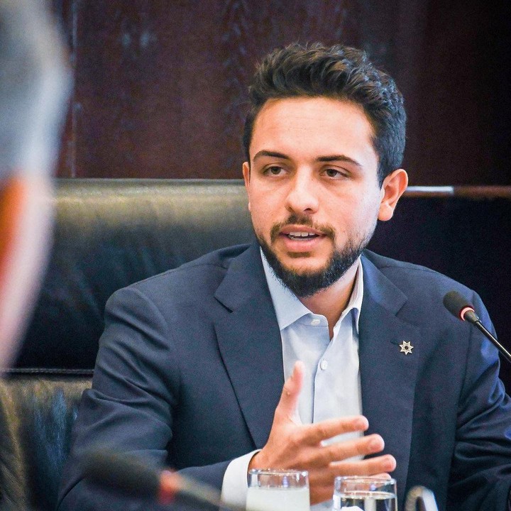 <p>4. Hussein<br /><br />Pangeran Al Hussein Bin Abdullah II atau Hussein adalah pewaris takhta Raja Abdullah II dari Yordania, Bunda. Pangeran Hussein ikut berperan nyata dalam kemajuan negaranya. (Foto: Instagram @alhusseinjo)</p>