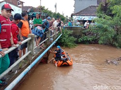 Nyebur Sungai Cari Ikan, Remaja di Kudus Hilang Terseret Arus Deras