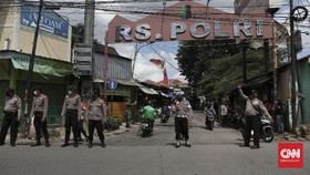 Yahya Waloni Dibantar ke RS Polri, Lemas dan Riwayat Jantung