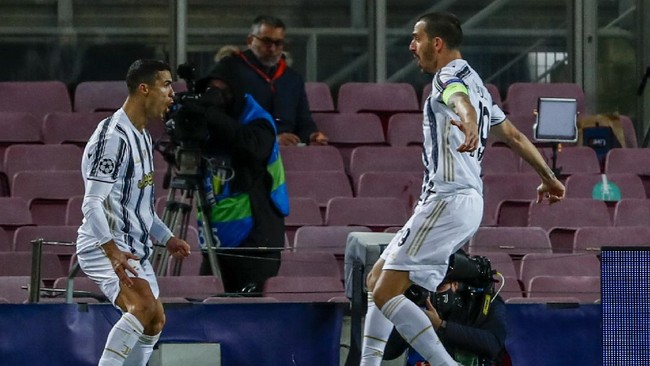 Juventus berhasil mengalahkan Barcelona 3-0 pada laga terakhir fase grup Liga Champions dengan dua gol dicetak Cristiano Ronaldo.