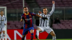 Barcelona Cuci Gudang Lepas 9 Pemain