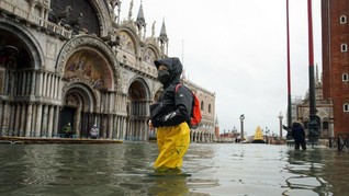 FOTO: Venesia Kembali Diterjang Banjir