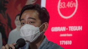Sirekap KPU 52 Persen: Gibran Jauh Tinggalkan Bajo di Solo