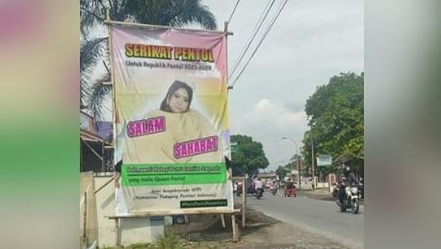 Kekeyi pasang balliho pentol Wow! Kekeyi Pasang Baliho untuk Dukung Pedagang Pentol