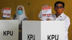 Babak Baru Pilkada Surabaya: Eri vs Eks Jenderal 'Duel' di MK