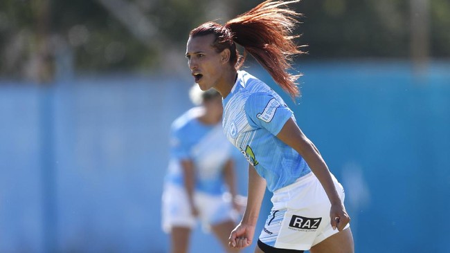 Mara Gomez menjadi wanita transgender pertama yang bermain di liga sepak bola profesional Argentina.