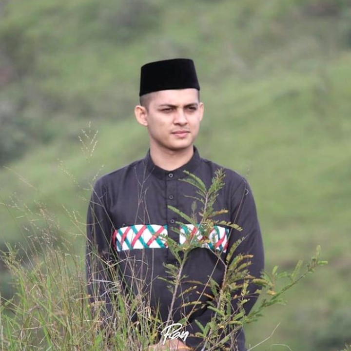 <p>Sebelum bertugas di Sudan, rupanya keindahan suaranya melantunkan ayat-ayat Al-Qur'an sudah mencuri perhatian sejak lama. (Foto: Instagram @nabhaniakbar439)</p>