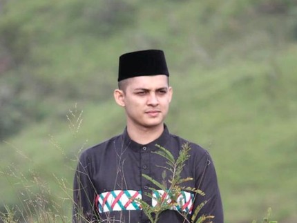 7 Potret Nabhani Akbar, Polisi Ganteng Asal RI yang Ajari Anak Sudan Ngaji