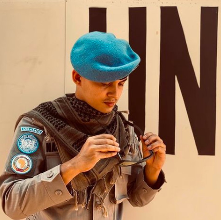 <p>Wajar ya kalau wajah tampan Akbar semakin mencuri perhatian. Nampak makin gagah dengan seragamnya. (Foto: Instagram @nabhaniakbar439)</p>