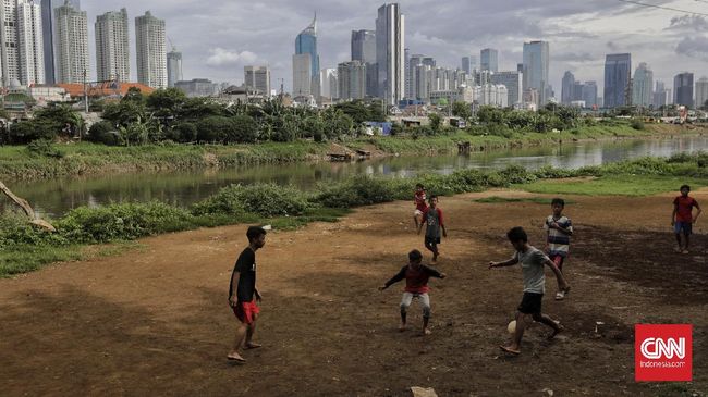 Aktivitas luar ruangan saat polusi berdampak buruk untuk kesehatan, terutama anak-anak. Adakah tips untuk orang tua saat anak main di luar saat polusi udara?