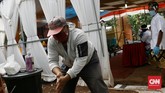 FOTO: Pilkada Depok dan Protokol Kesehatan di TPS Protokol kesehatan diterapkan di TPS saat Pilkada serentak, termasuk di Kota Depok, Jawa Barat.