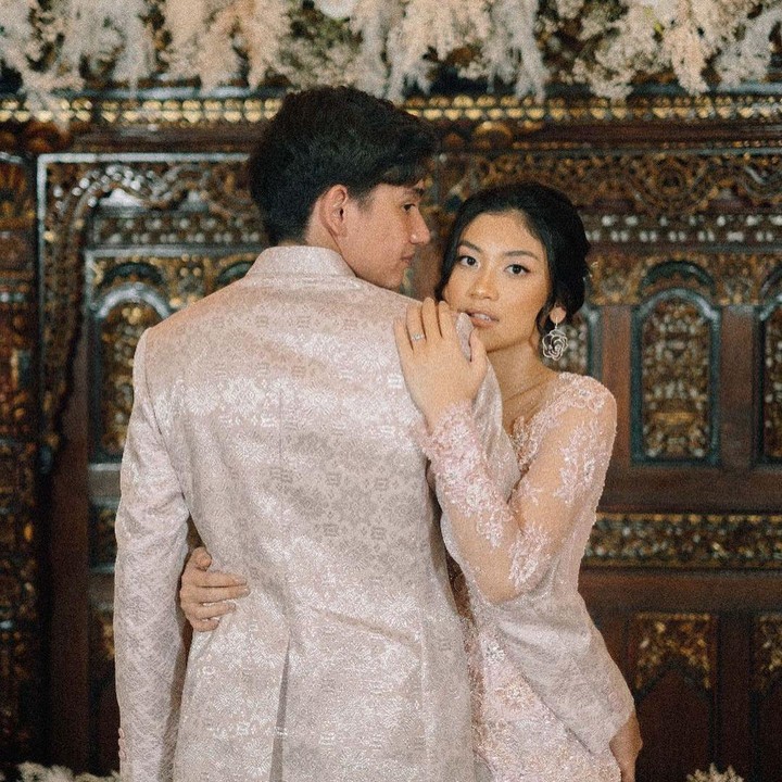 <p>Adipati Dolken belum lama ini melamar kekasihnya, Canti Tachril. (Foto: Instagram @adipatidolken)</p>