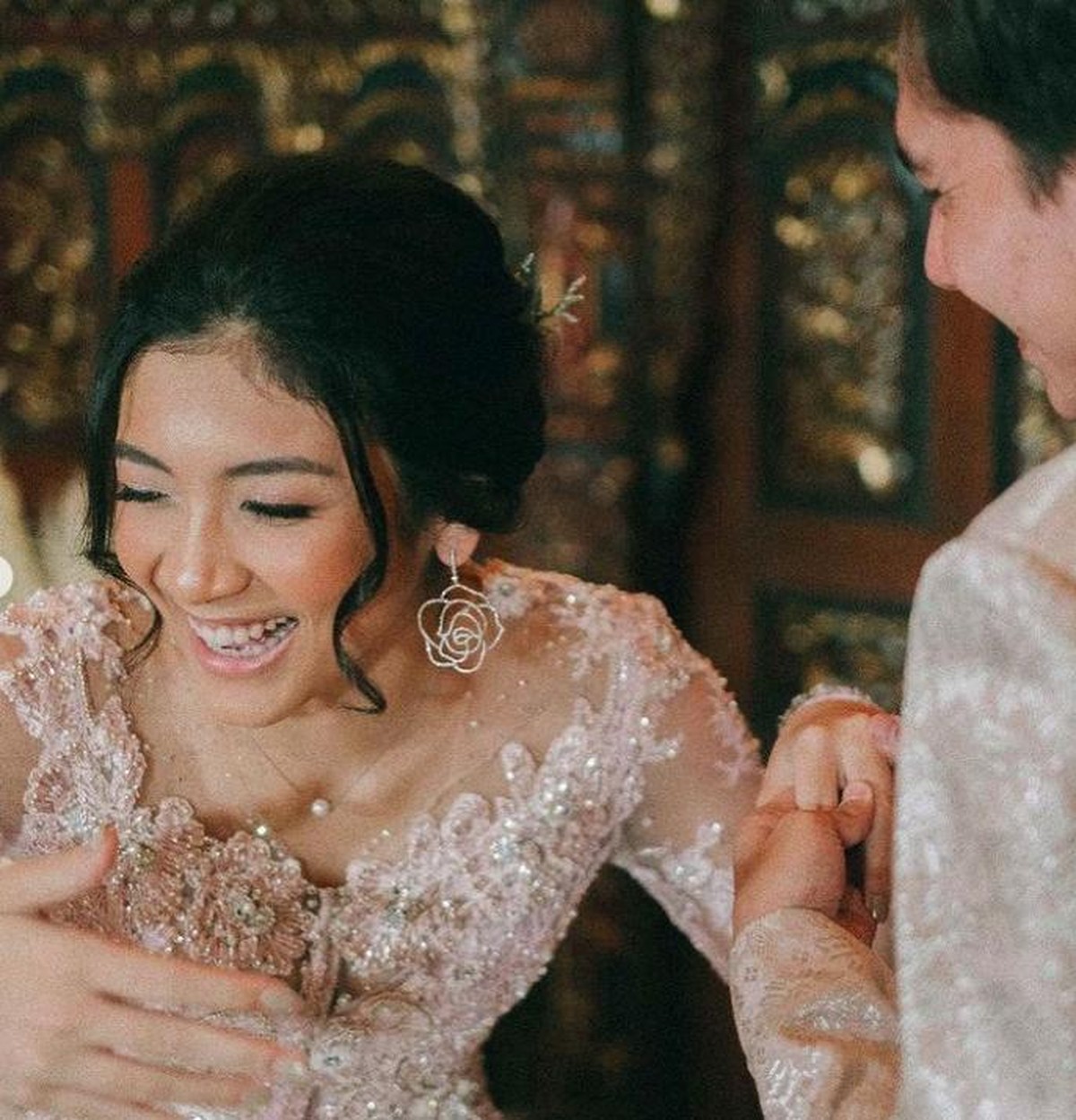 Adipati Dolken Lamaran