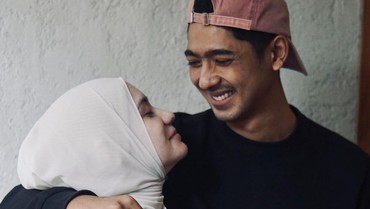 img-title Respons Adem Putri Anne Saat Didoakan Cerai dengan Arya Saloka