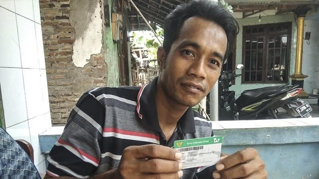 Ketika mengalami kecelakaan kerja yang hampir membuatnya patah kaki, Suwignyo takjub menerima pelayanan cepat dan ramah meski hanya berbekal kartu JKN-KIS.