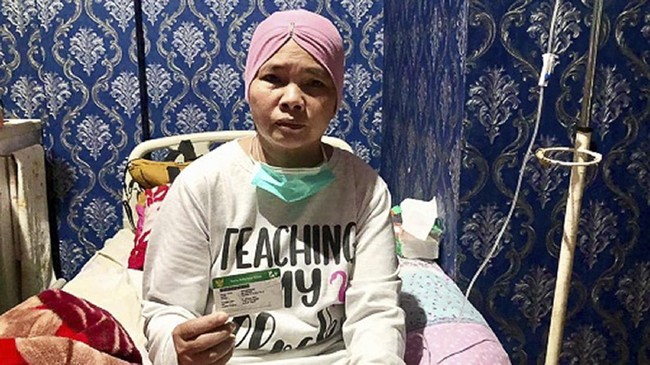Kehadiran pemerintah dirasakan nyata melalui pemberian bantuan program JKN-KIS bagi masyarakat kurang mampu, termasuk oleh Ani Zahara (46).