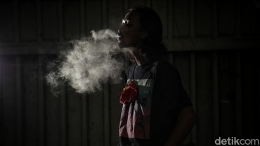 img-title Viral Kisah Wanita yang Ditinggal Kekasihnya karena Rokok