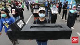 FOTO : Peringatan Hari HAM Internasional 2020, Buruh Bergerak Peringatan Hari HAM Internasional 2020 di Indonesia mengusung protes dan penyampaian aspirasi mengenai pemenuhan hak-hak buruh dan pekerja.