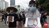 FOTO : Peringatan Hari HAM Internasional 2020, Buruh Bergerak Peringatan Hari HAM Internasional 2020 di Indonesia mengusung protes dan penyampaian aspirasi mengenai pemenuhan hak-hak buruh dan pekerja.