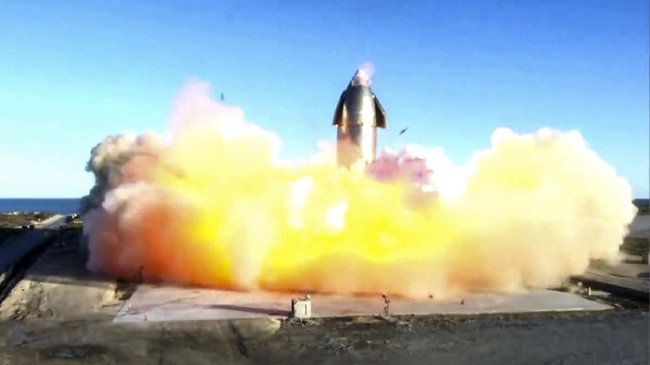 Roket prototipe SpaceX Starship SN9 yang akan digunakan untuk ke Mars, meledak saat mendarat saat uji coba.