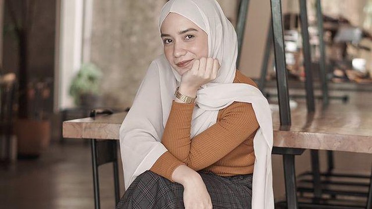 Putri Anne Ternyata Mualaf Sebelum Nikahi Arya Saloka, Didoakan Istiqomah