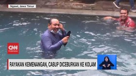 VIDEO: Rayakan Kemenangan, Cabup Diceburkan ke Kolam