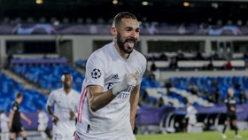 Adu Tajam Benzema vs Suarez di Derby Madrid