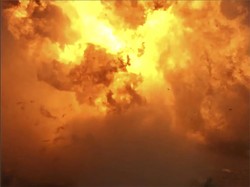 Roket SpaceX Meledak Saat Mendarat Usai Uji Terbang