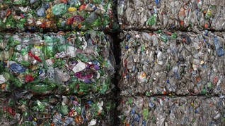 Malaysia Akan Kirim Balik Satu Kontainer Sampah Plastik ke AS