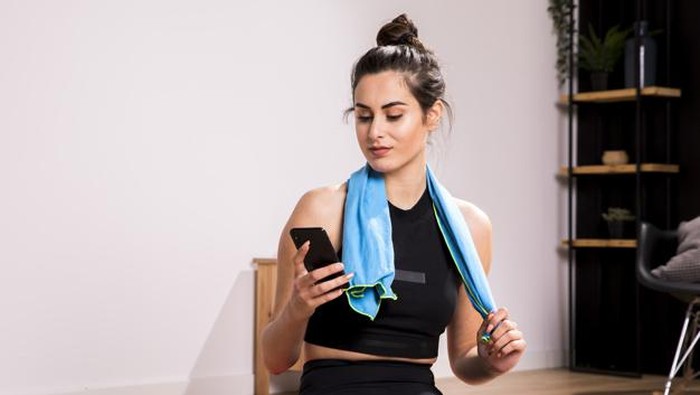 img-title Punya Resolusi Tubuh Langsing, Catat 8 Cara Meningkatkan Percaya Diri untuk Pemula Masuk ke Tempat Gym!