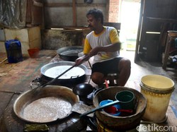 Pengrajin Galendo Khas Ciamis Kembali Produksi usai Terpuruk saat Pandemi