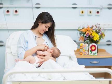 Bun, Begini Tips Menyusui Bayi yang Benar Usai Operasi Caesar