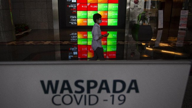 IHSG ditutup melemah ke level 5.980 pada perdagangan sesi I, Kamis (1/7). IHSG melemah usai pengumuman PPKM Mikro Darurat yang mulai berlaku Sabtu (3/7).