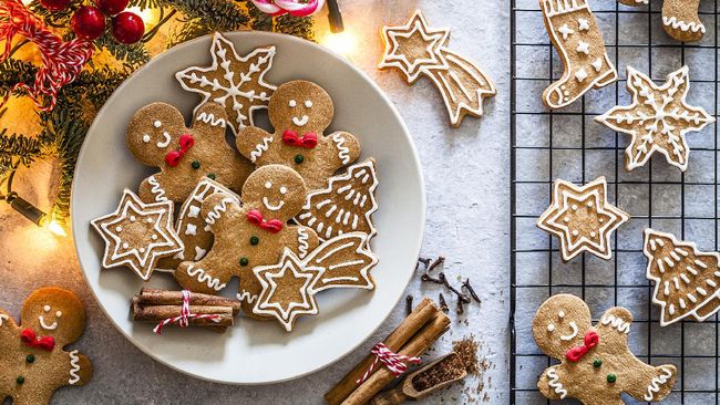 Kehadiran kue kering saat momen Hari Natal bisa menambah keseruan. Berikut resep kue kering Natal khas Manado yang wajib mengisi toples kue Anda.