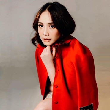 Nagita Dandan Sambil Pakai Infus, Netizen Khawatir Sakit Apa?