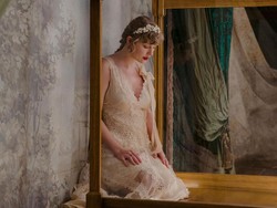 Makna di Balik Rambut Kepang Taylor Swift di Album Evermore
