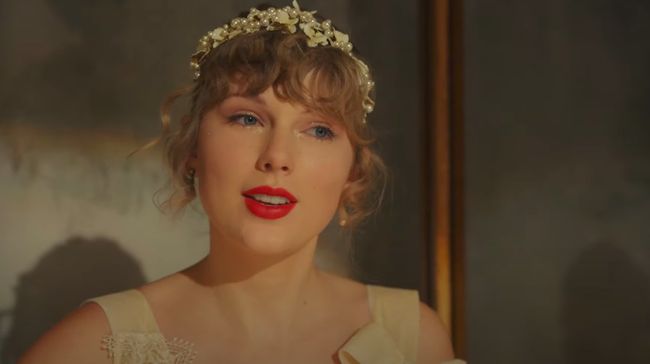 Taylor Swift membantah bakal ada album baru lagi setelah ia merilis evermore sebagai kejutan pada Jumat (11/12) lalu.