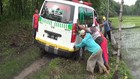 VIDEO: Usai Bawa Jenazah, 2 Ambulans Terjebak Lumpur