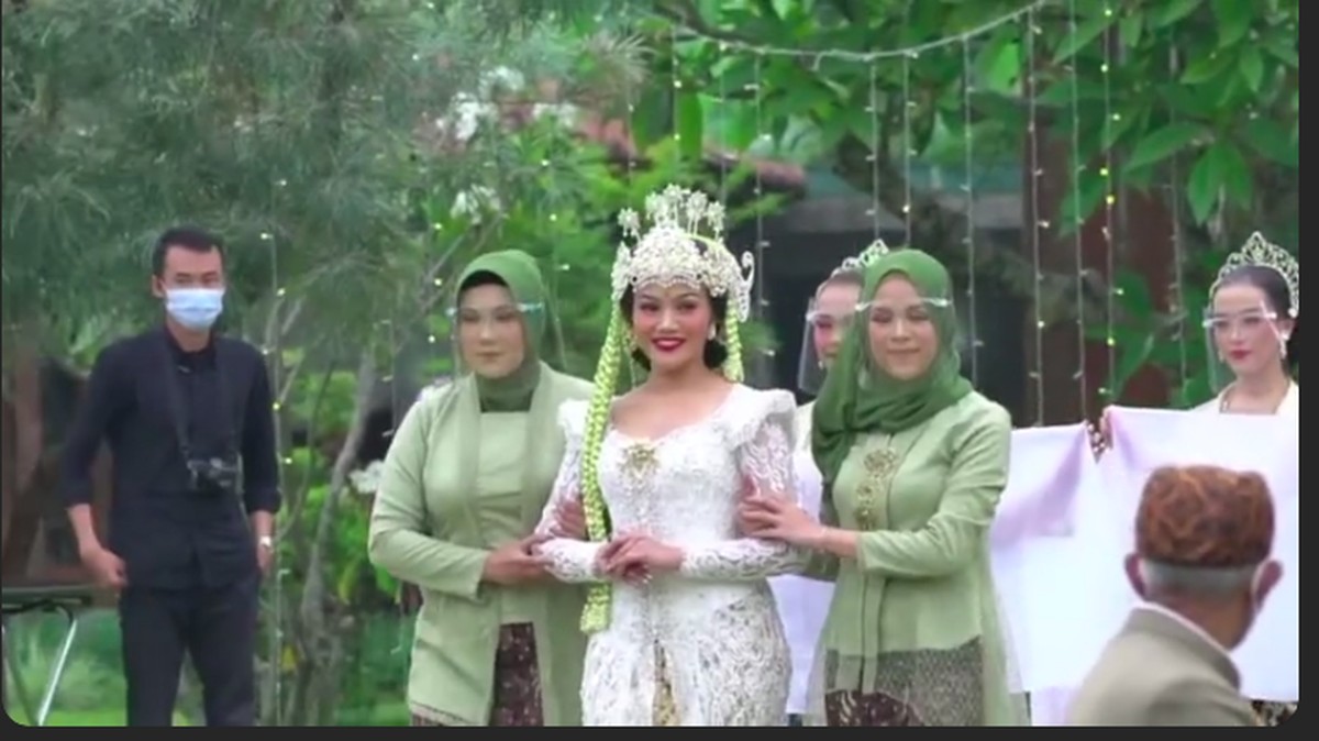 Prosesi pernikahan Yura Yunita dan Donne Maula