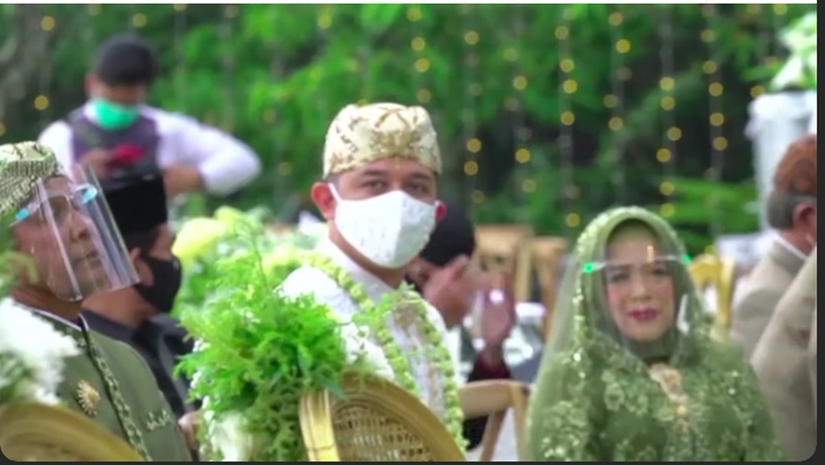 Prosesi pernikahan Yura Yunita dan Donne Maula