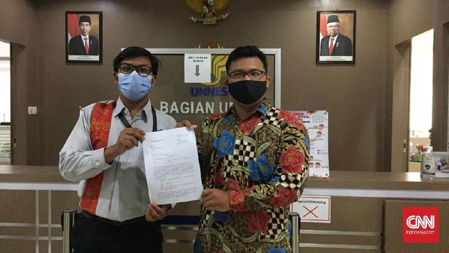 Unnes Cabut Skorsing Mahasiswa Pelapor Rektor ke KPK Setelah skors dicabut, Frans Josua Napitu mendesak Dekan Fakultas Hukum Unnes meminta maaf atas tuduhan tak berdasar.