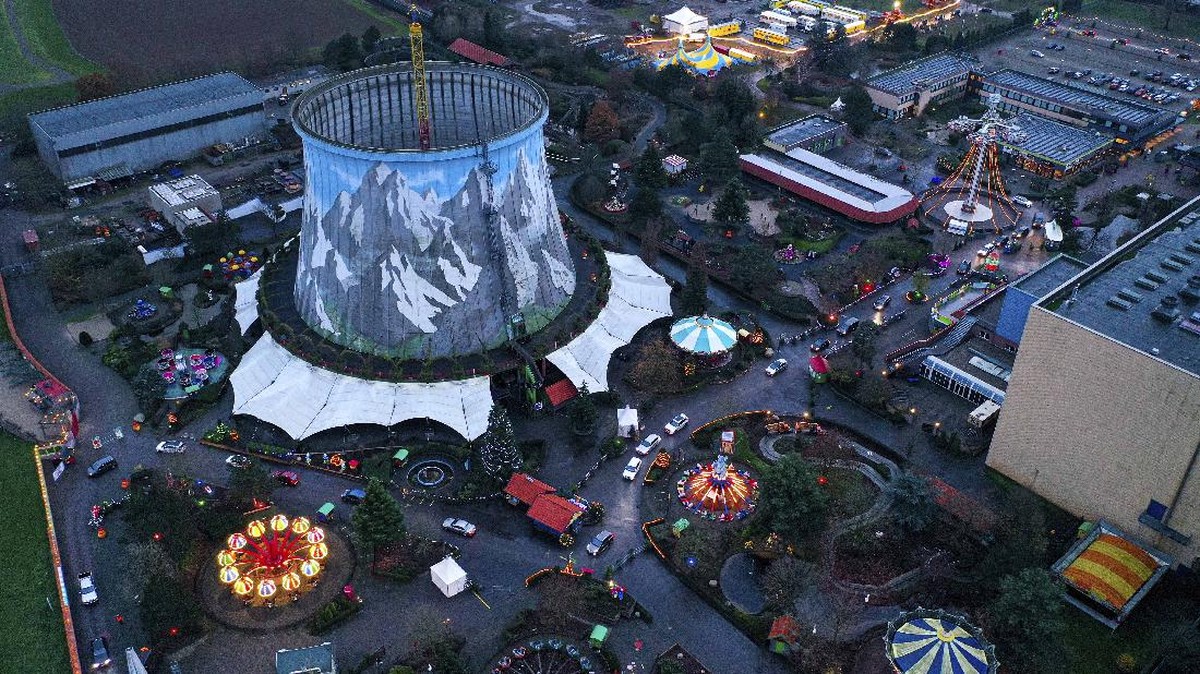 FOTO: Bekas Reaktor Nuklir yang Disulap Jadi Pasar Natal