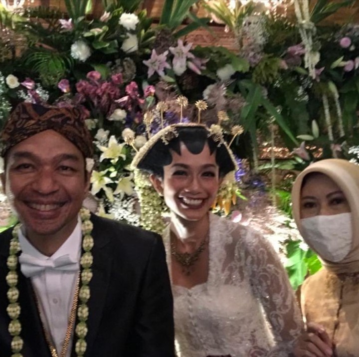 Pernikahan Dimas Djay dan Faradina Mufti berlangsung hari ini, Bunda, tanggal 12 Desember 2020. Tanggalnya cantik ya! (Foto: Instagram @arif_medianto)