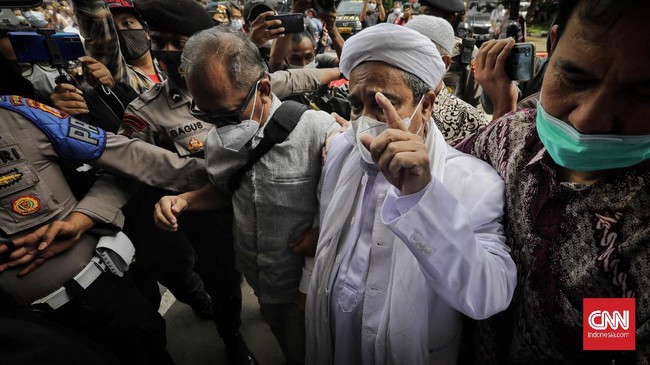 Pihak Rizieq Shihab menjelaskan bahwa pihaknya belum mengambil keputusan apakah menerima atau menolak vonis yang dijatuhkan dalam kasus Petamburan tersebut.